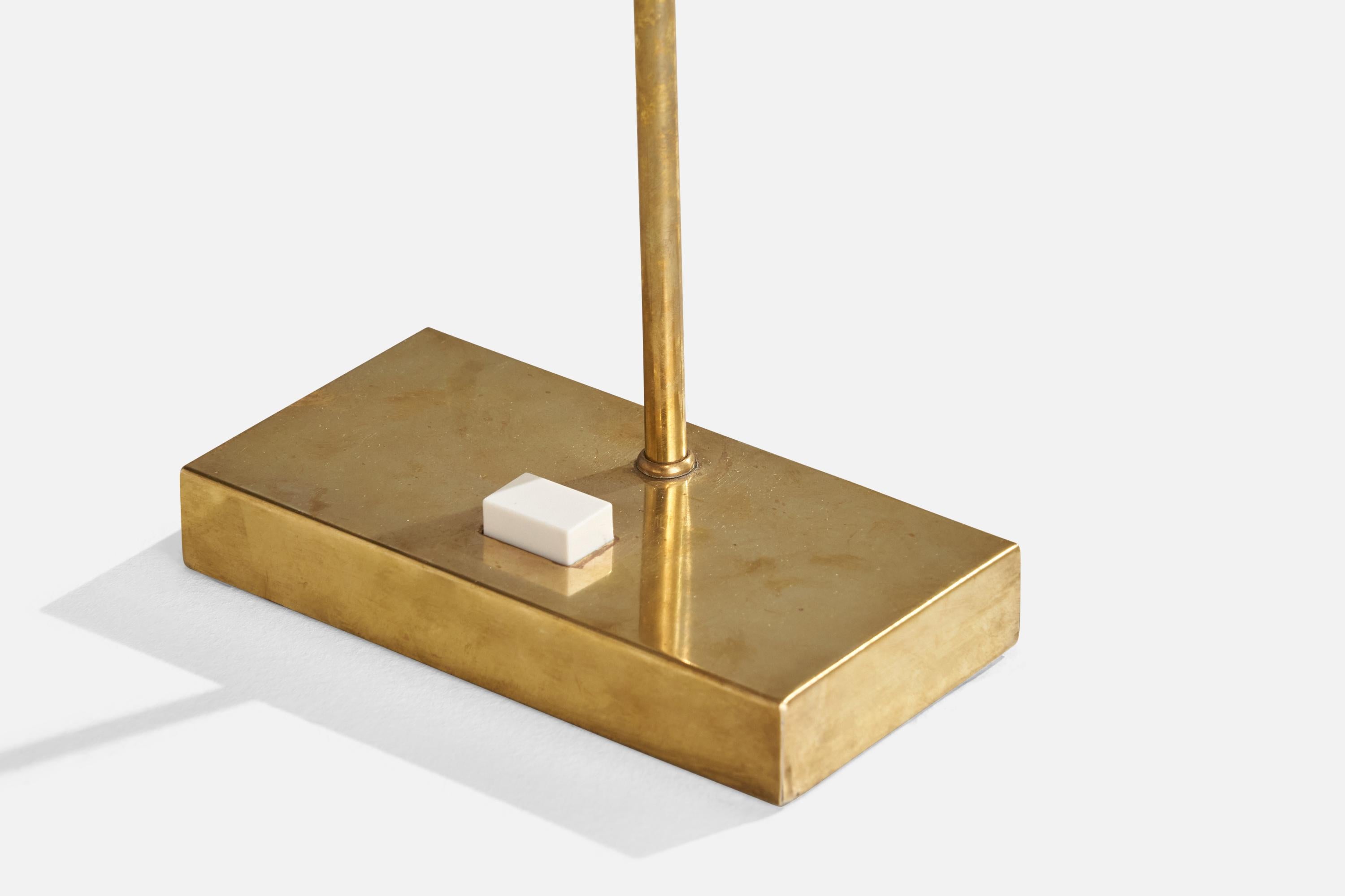 Björn Svensson, lampe de table Elidus, laiton, acrylique, Suède, 1970 en vente 2