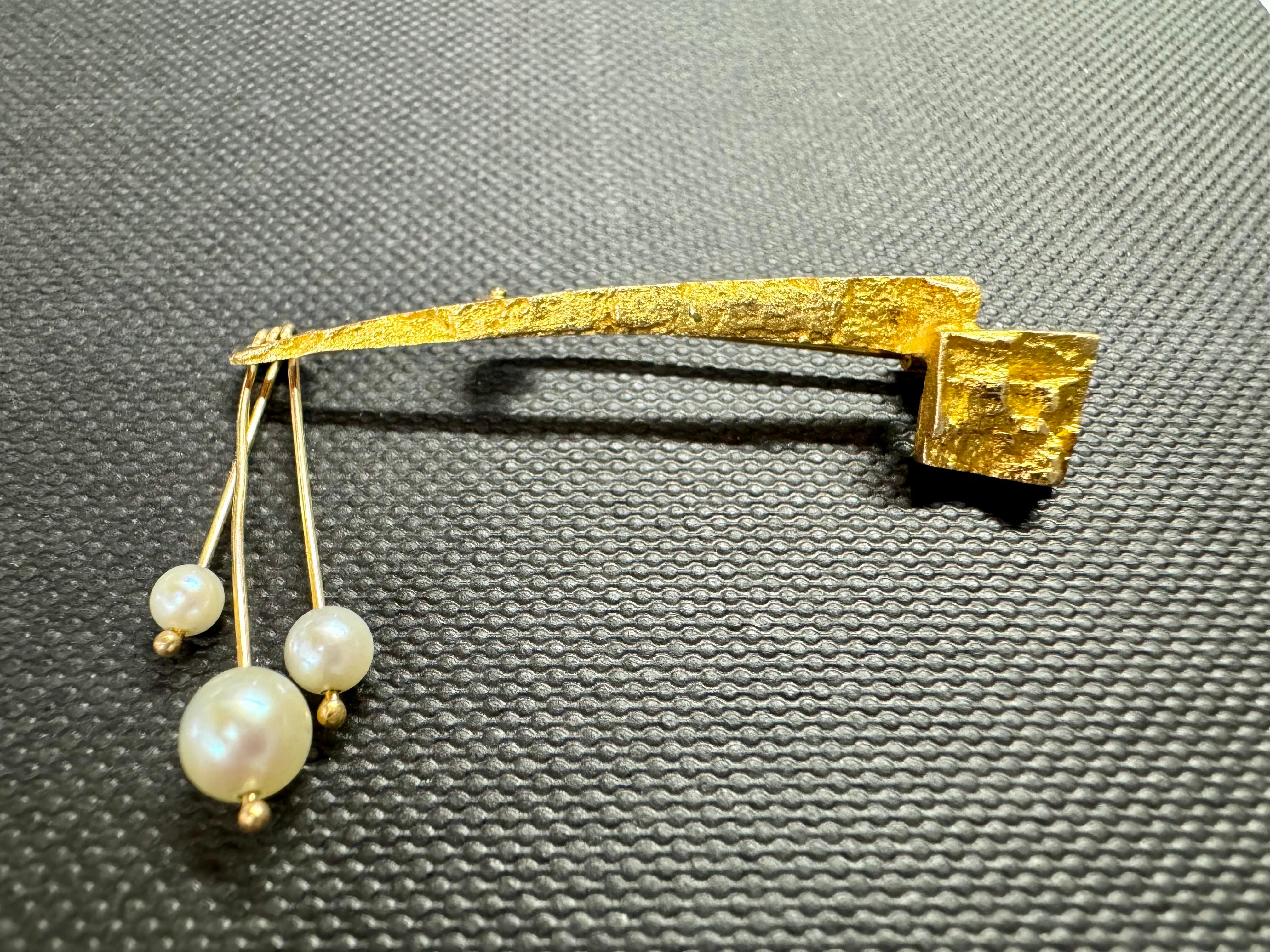 Femenino o masculino Björn Weckström, Broche de oro de 14 quilates y perlas. Laponia 1967 