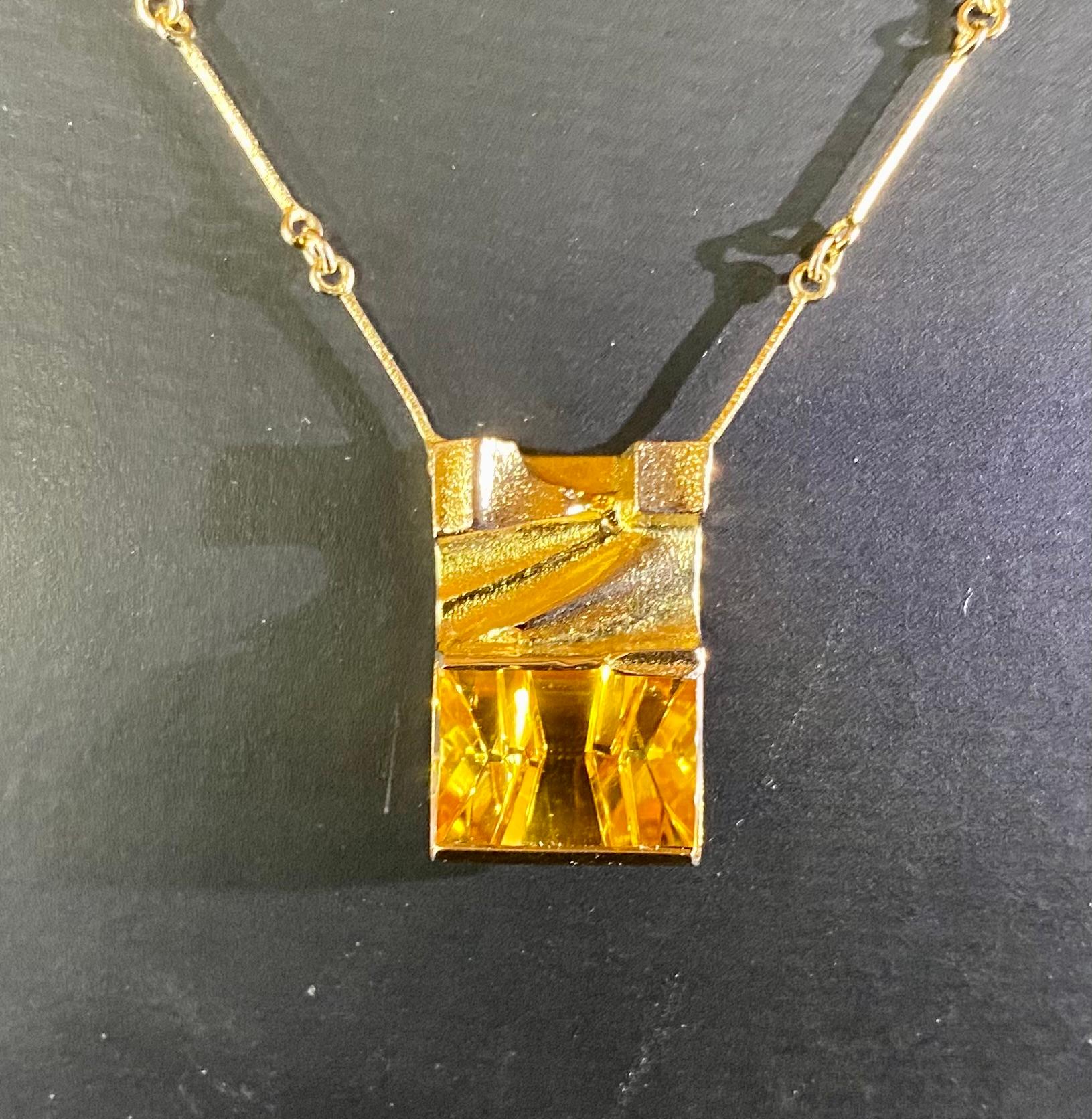 Björn Weckström and Bernd Munsteiner for Lapponia, a 14 Karat gold Citrine necklace, Finland, 1986, stamped ‘Lapponia‘, ‘585’, date code and Lapponia Citrine to a cut by Bernd Munsteiner,
The Jewelry is new and unused.
Age with jewelry 37 years
A