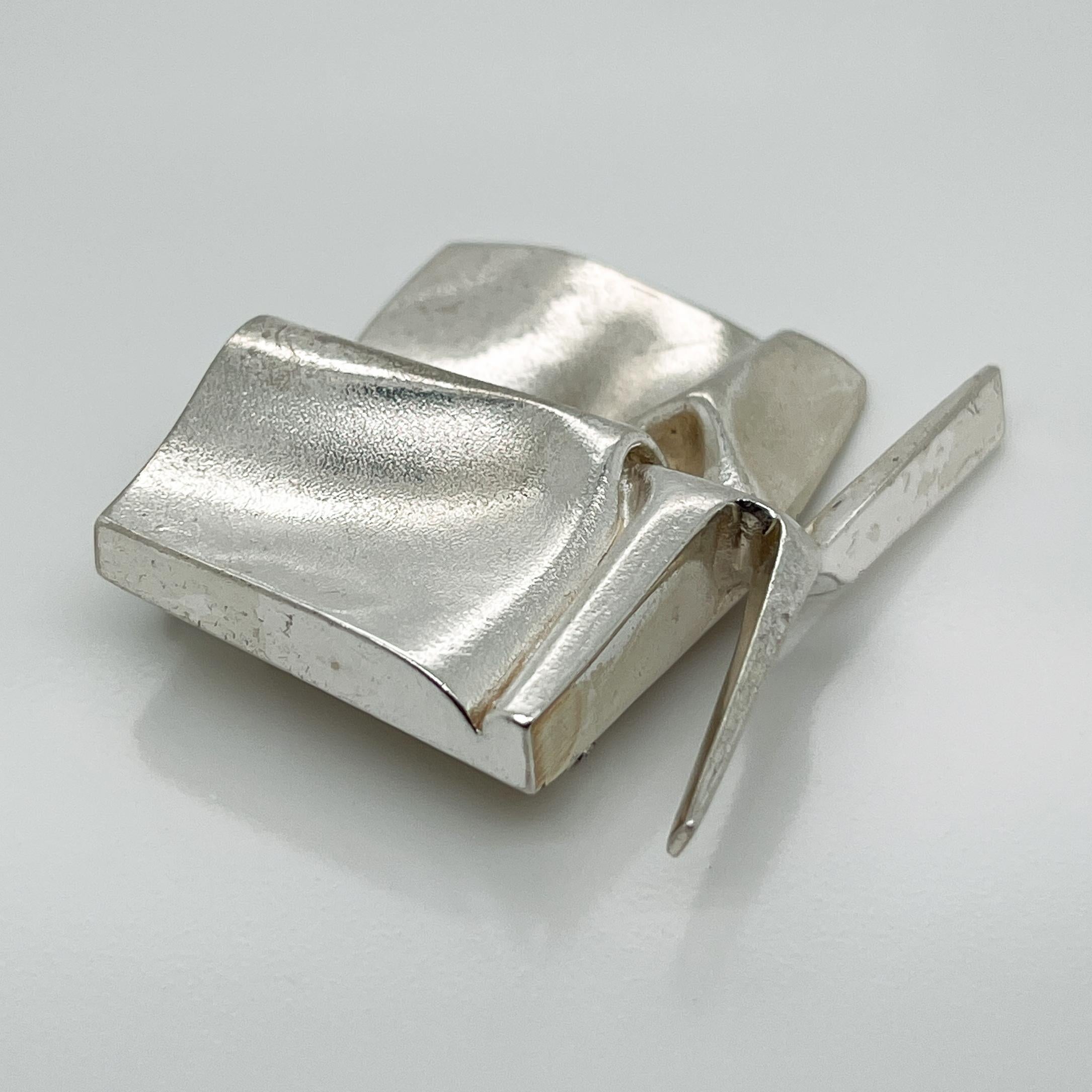 Björn Weckstrom Finnish Modernist Sterling Silver Brooch / Pendant for Lapponia In Good Condition For Sale In Philadelphia, PA