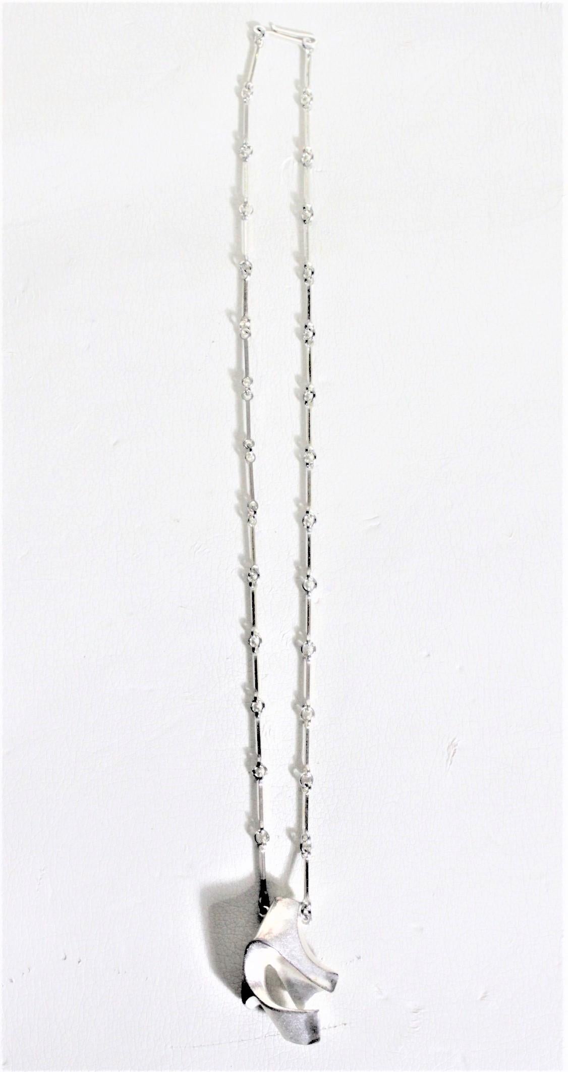 Bjorn Weckstrom Lapponia Modernist Biomorphic Sterling Silver Pendant & Chain In Good Condition For Sale In Hamilton, Ontario