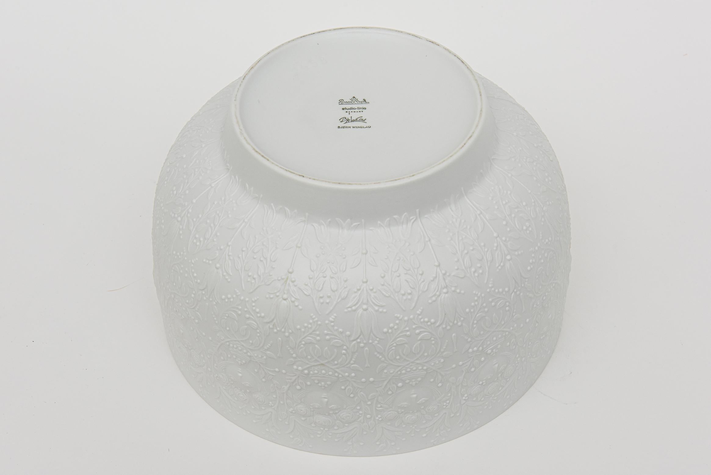 Bjorn Wiinblad For Rosenthal Mat White Bisque Porcelain Monumental Face Bowl For Sale 4