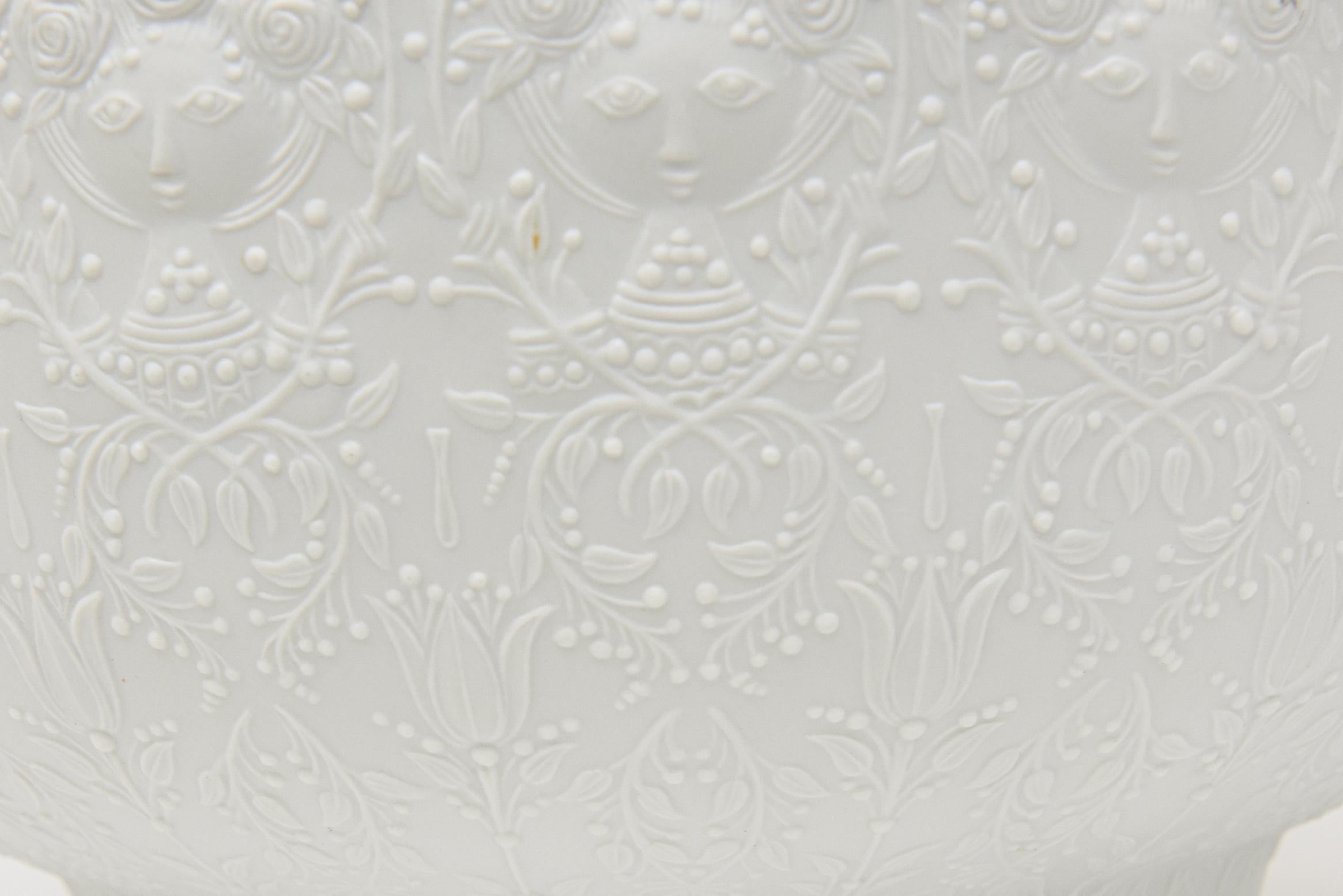 Bjorn Wiinblad For Rosenthal Mat White Bisque Porcelain Monumental Face Bowl For Sale 1