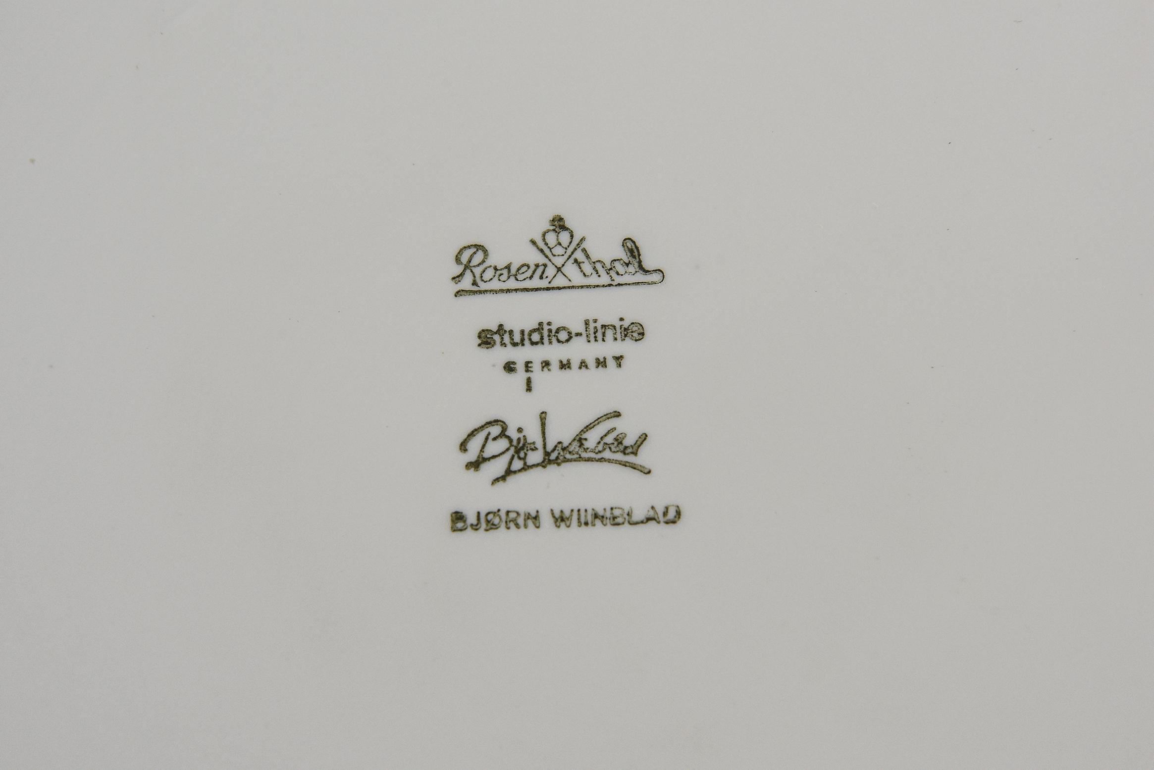 Monumentale Schale aus weißem Biskuitporzellan von Bjorn Wiinblad für Rosenthal Mat im Angebot 1