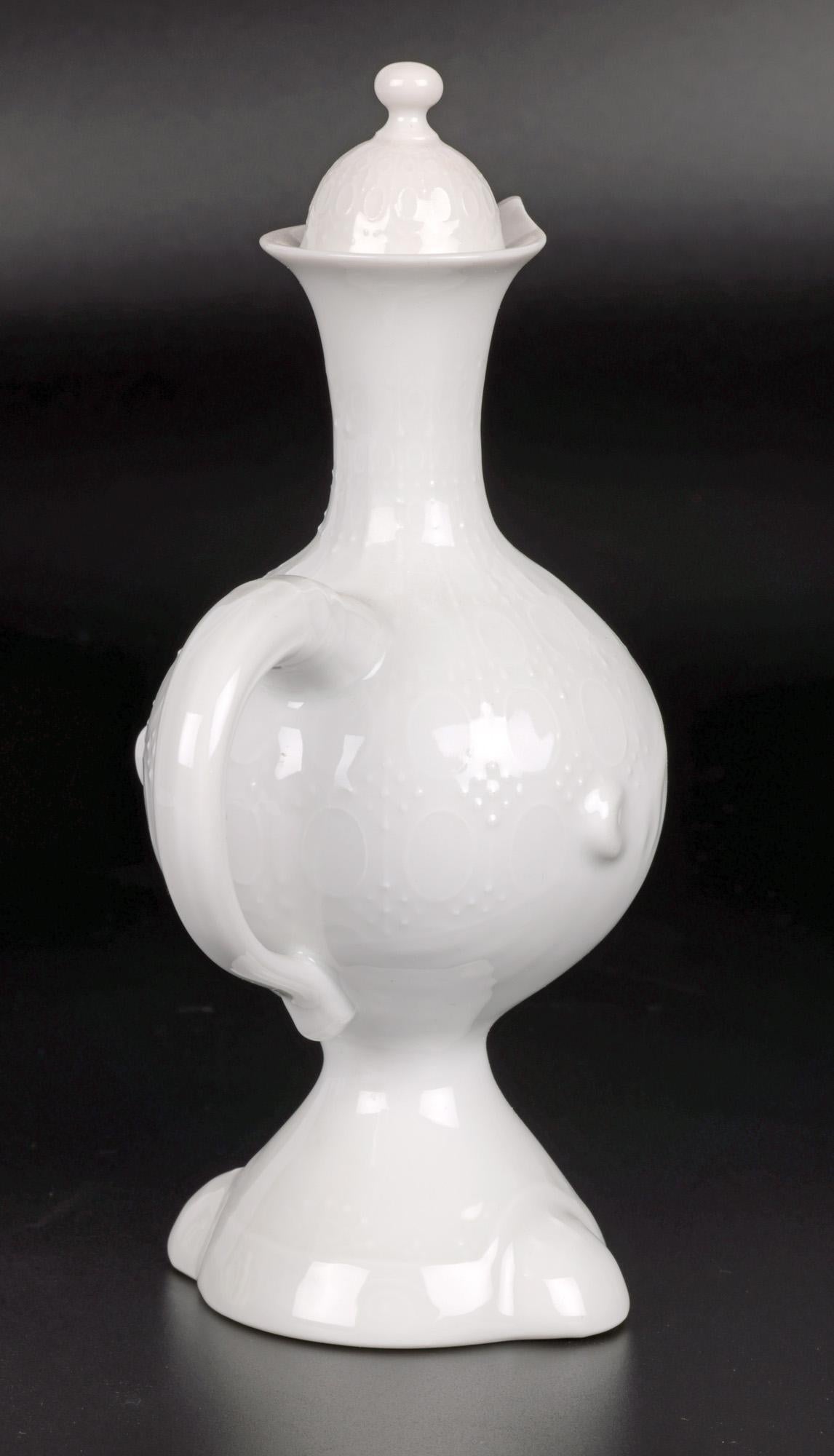 Bjorn Wiinblad for Rosenthal Midcentury Porcelain Face Lidded Jug (pichet à couvercle en porcelaine) en vente 9