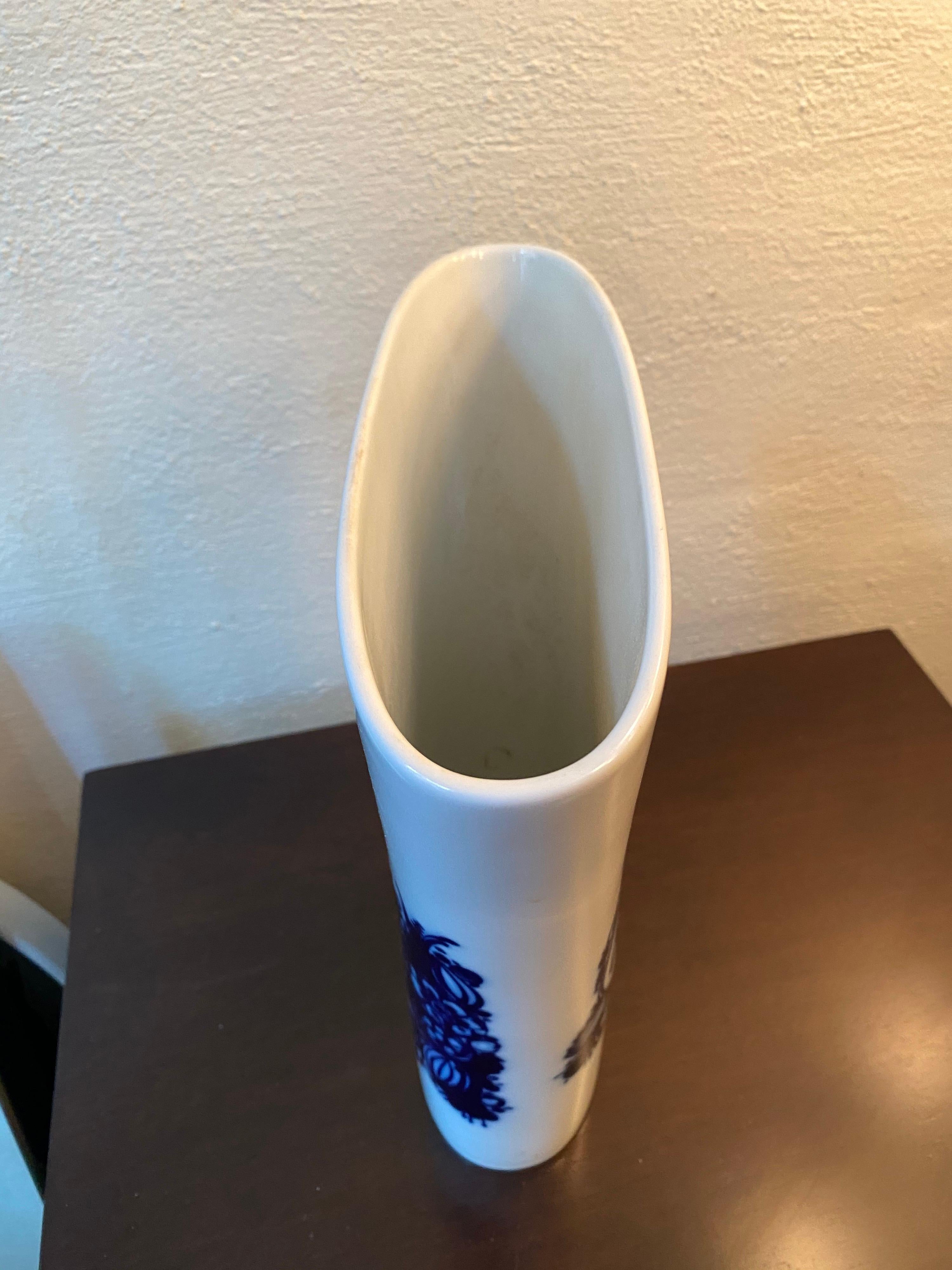 Allemand Vase en porcelaine Bjorn Wiinblad pour Rosenthal en vente