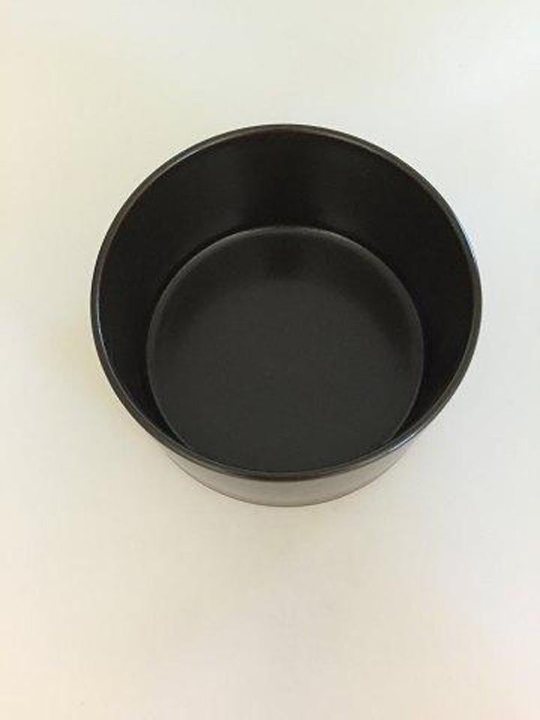 Bjorn Wiinblad for Rosenthal 'Siena Brown' serving bowl.

Measures 11 cm Height, 20.5 cm diameter.

