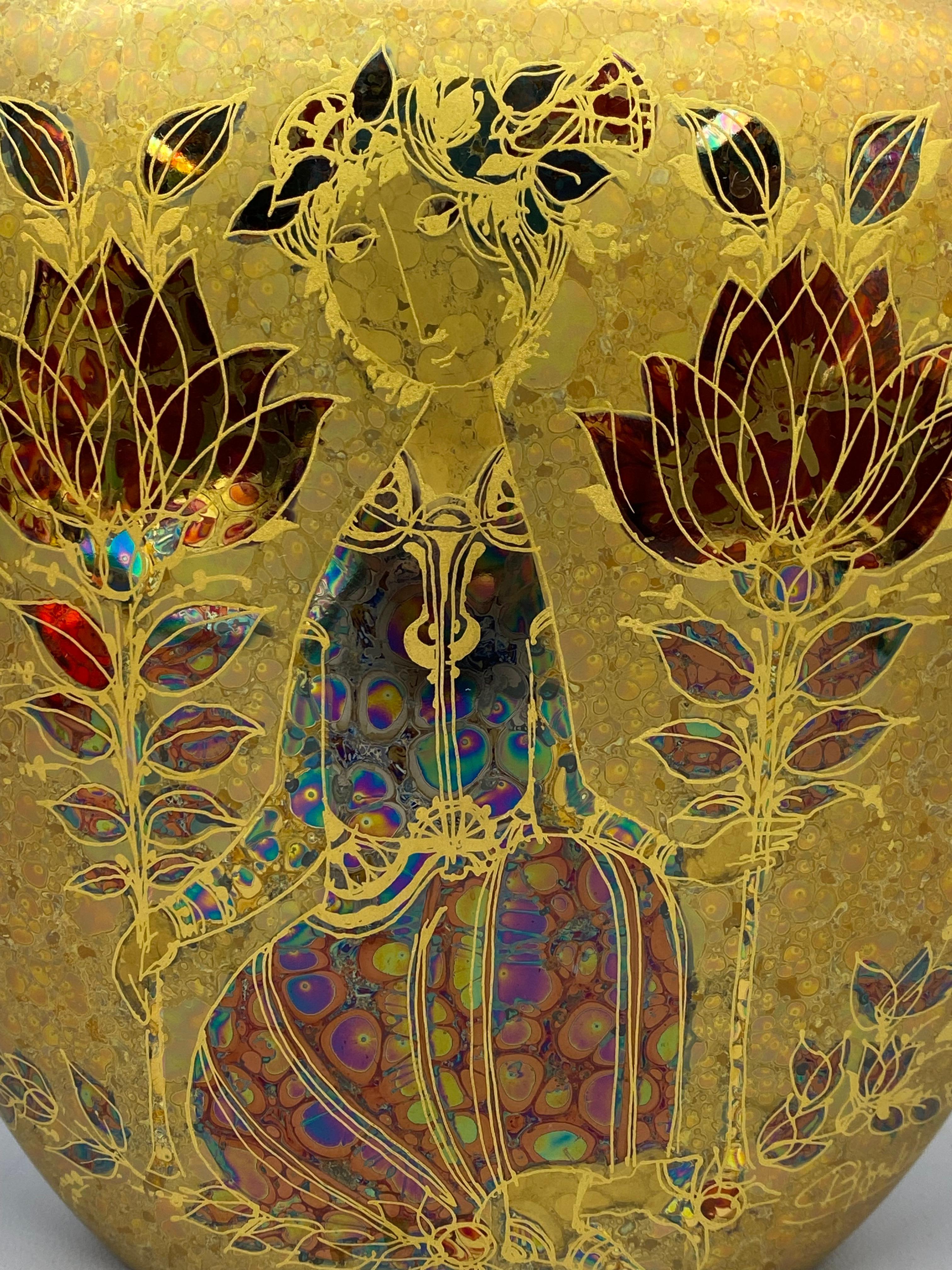 Bjorn Wiinblad Rosenthal Porcelain Gold Glaze Shammuramat Series Pillow Vase in vendita 4