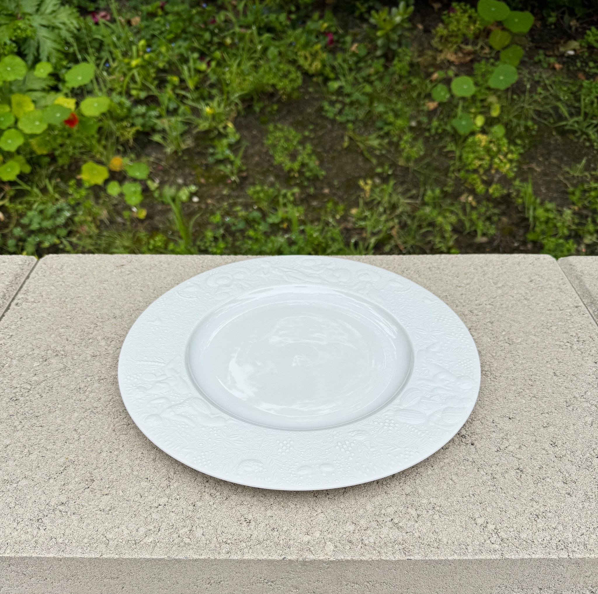 Assiette de 10,5 pouces en porcelaine blanche de Bjorn Whiting pour Rosenthal, Allemagne, 20e siècle en vente 6