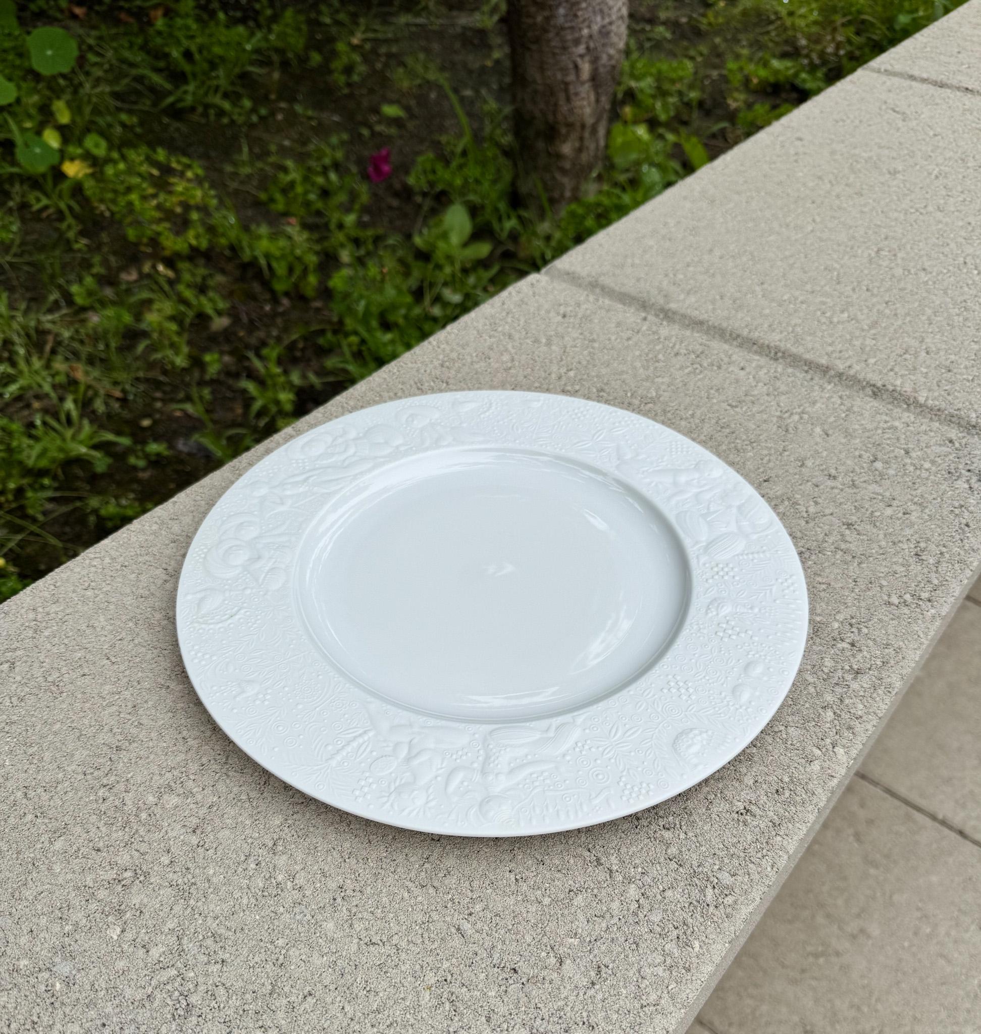 Moderne Assiette de 10,5 pouces en porcelaine blanche de Bjorn Whiting pour Rosenthal, Allemagne, 20e siècle en vente
