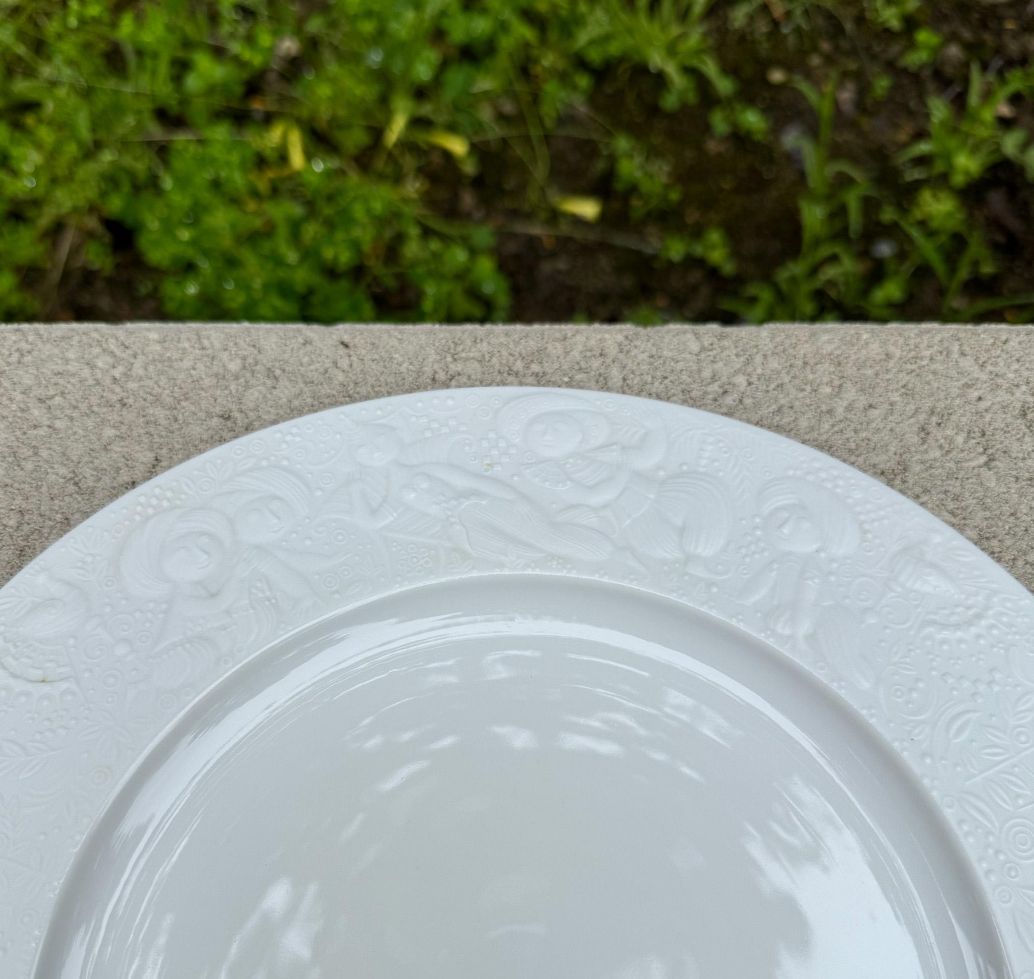 20ième siècle Assiette de 10,5 pouces en porcelaine blanche de Bjorn Whiting pour Rosenthal, Allemagne, 20e siècle en vente