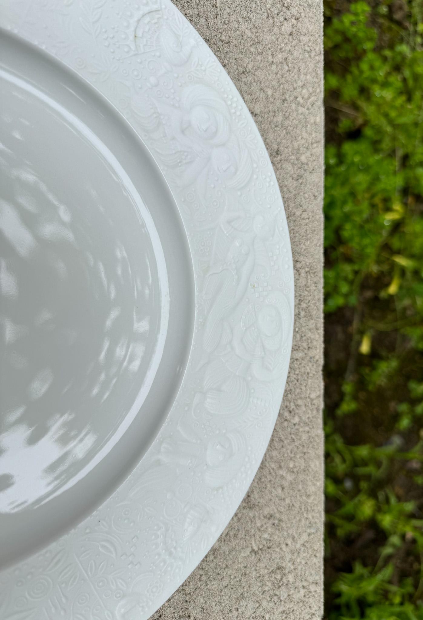 Porcelaine Assiette de 10,5 pouces en porcelaine blanche de Bjorn Whiting pour Rosenthal, Allemagne, 20e siècle en vente