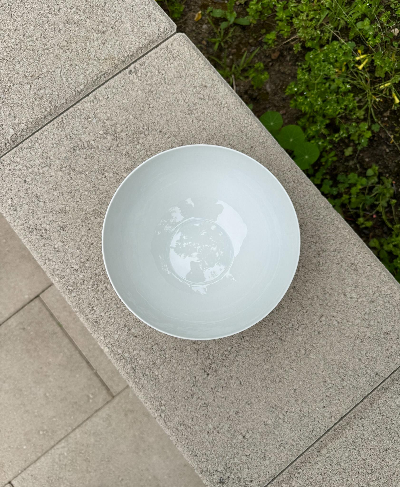 Bol en porcelaine blanche Bjorn Wiinblad pour Rosenthal, Allemagne, 20e siècle en vente 5
