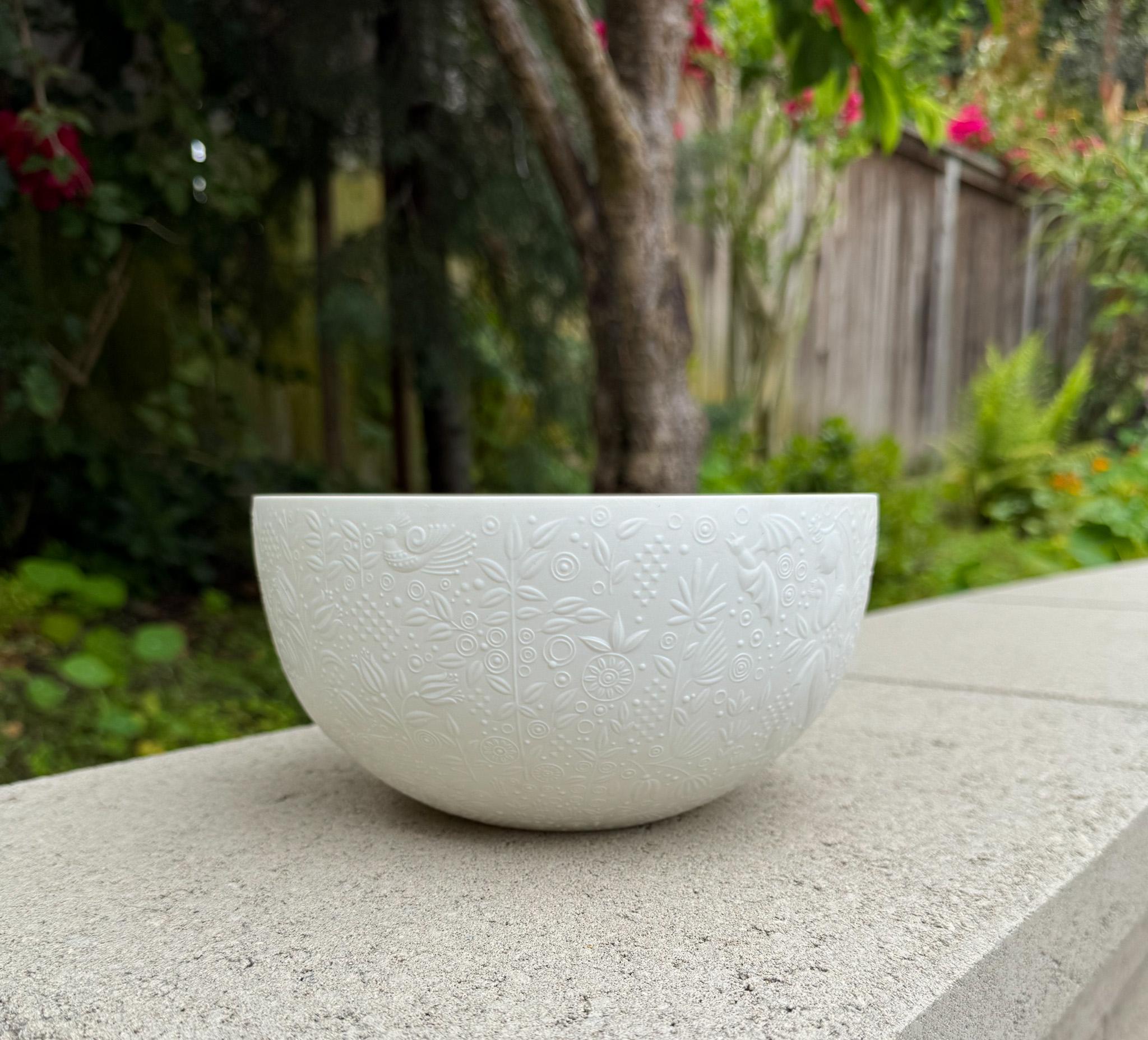 Bol en porcelaine blanche Bjorn Wiinblad pour Rosenthal, Allemagne, 20e siècle en vente 8