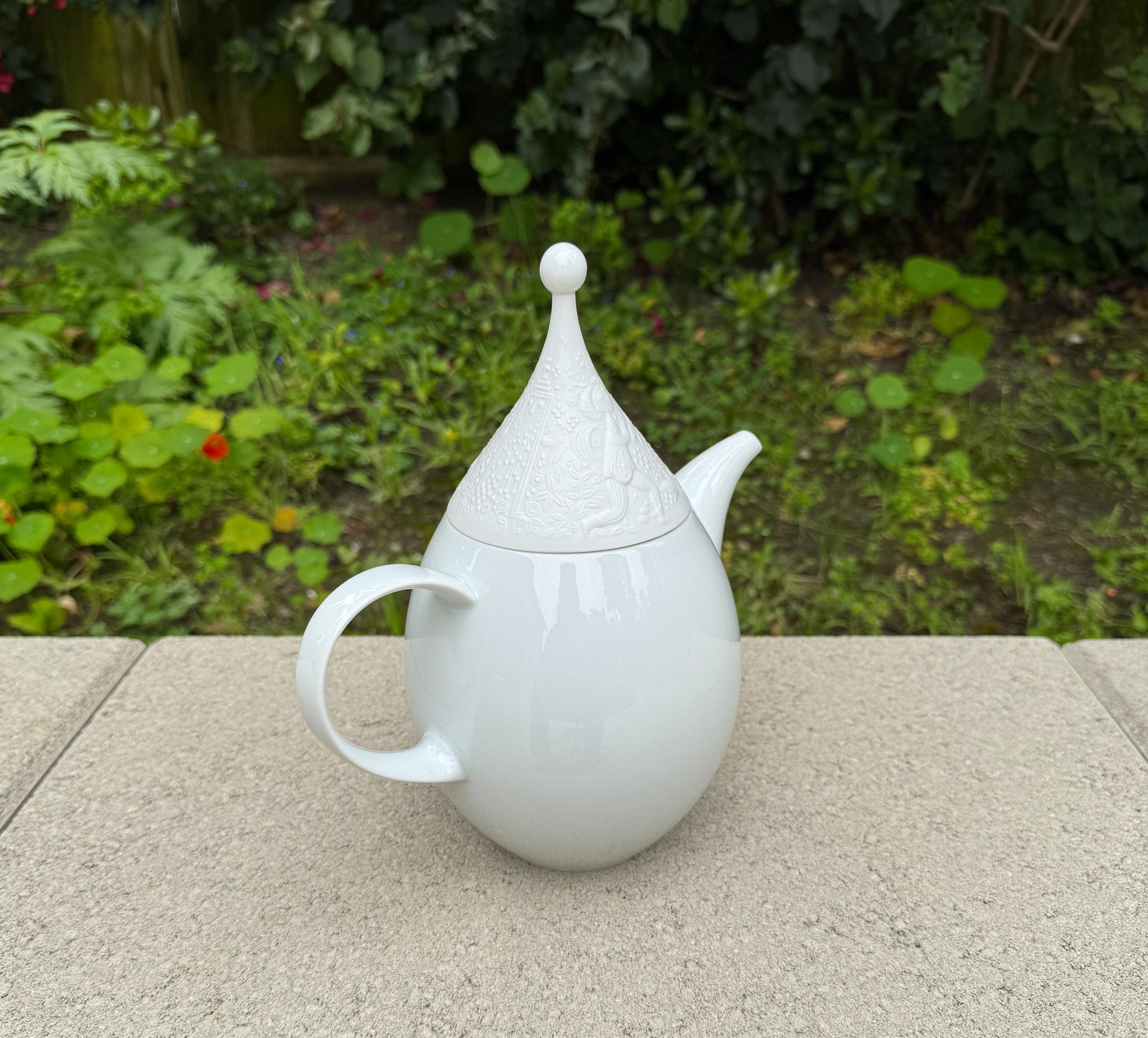 Caffettiera in porcellana bianca di Bjorn Wiinblad per Rosenthal, Germania, XX secolo in vendita 9