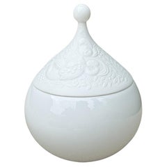 Pot à couvercle en porcelaine blanche Bjorn Wiinblad pour Rosenthal, Allemagne, 20e siècle