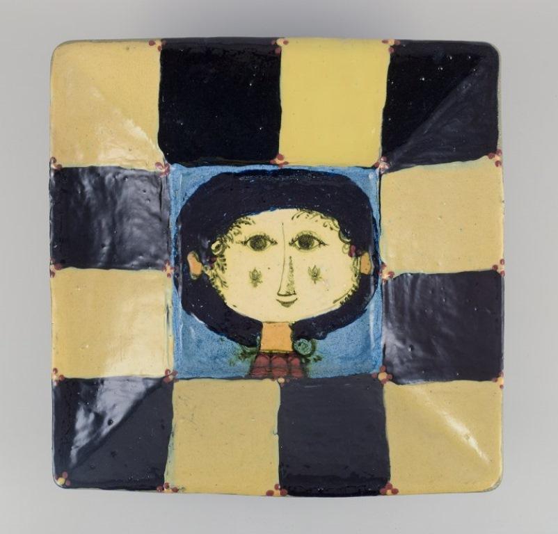 Danois Bjørn Wiinblad (1918-2006), atelier personnel. Grand bol en céramique unique. en vente