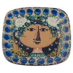 Bjørn Wiinblad. Colossal and early wall plaque in ceramic with a female face