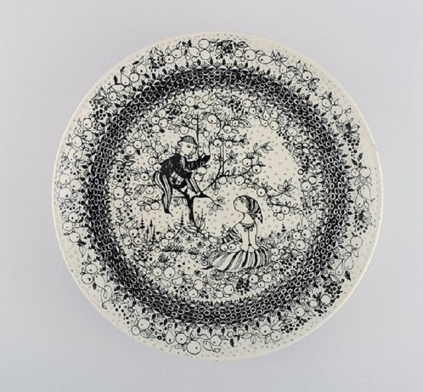 Bjørn Wiinblad for Nymølle. Four round Seasons dishes in glazed faience. 1970s / 80s.
Measure: Diameter: 27 cm.
In excellent condition.
Stamped.
