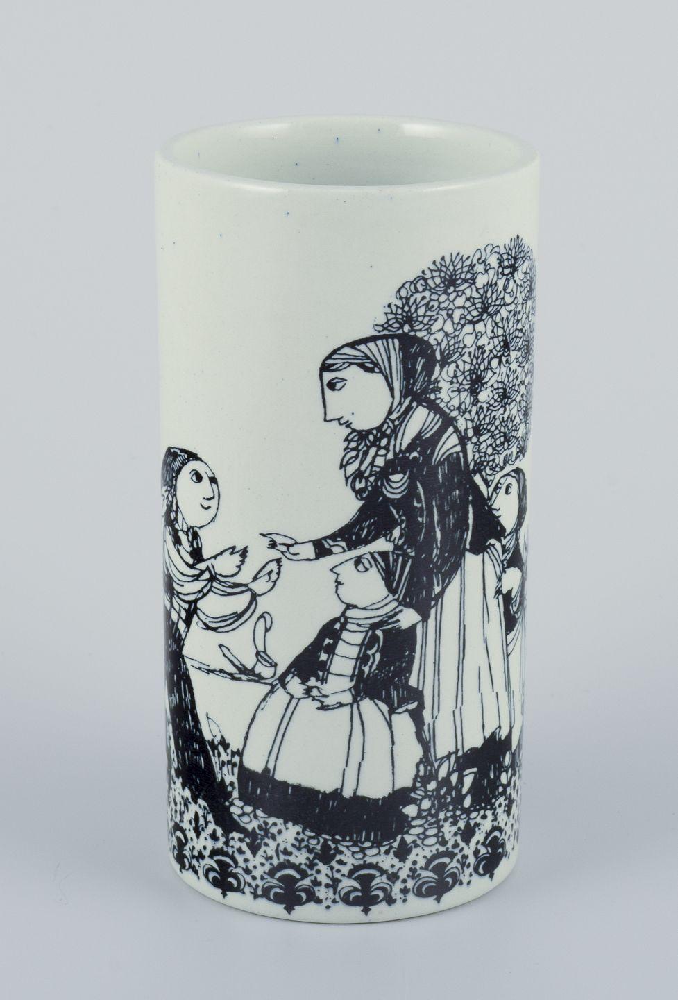 Bjørn Wiinblad per Nymølle. Due vasi di terracotta con decorazione nera. In condizioni ottime in vendita a Copenhagen, DK