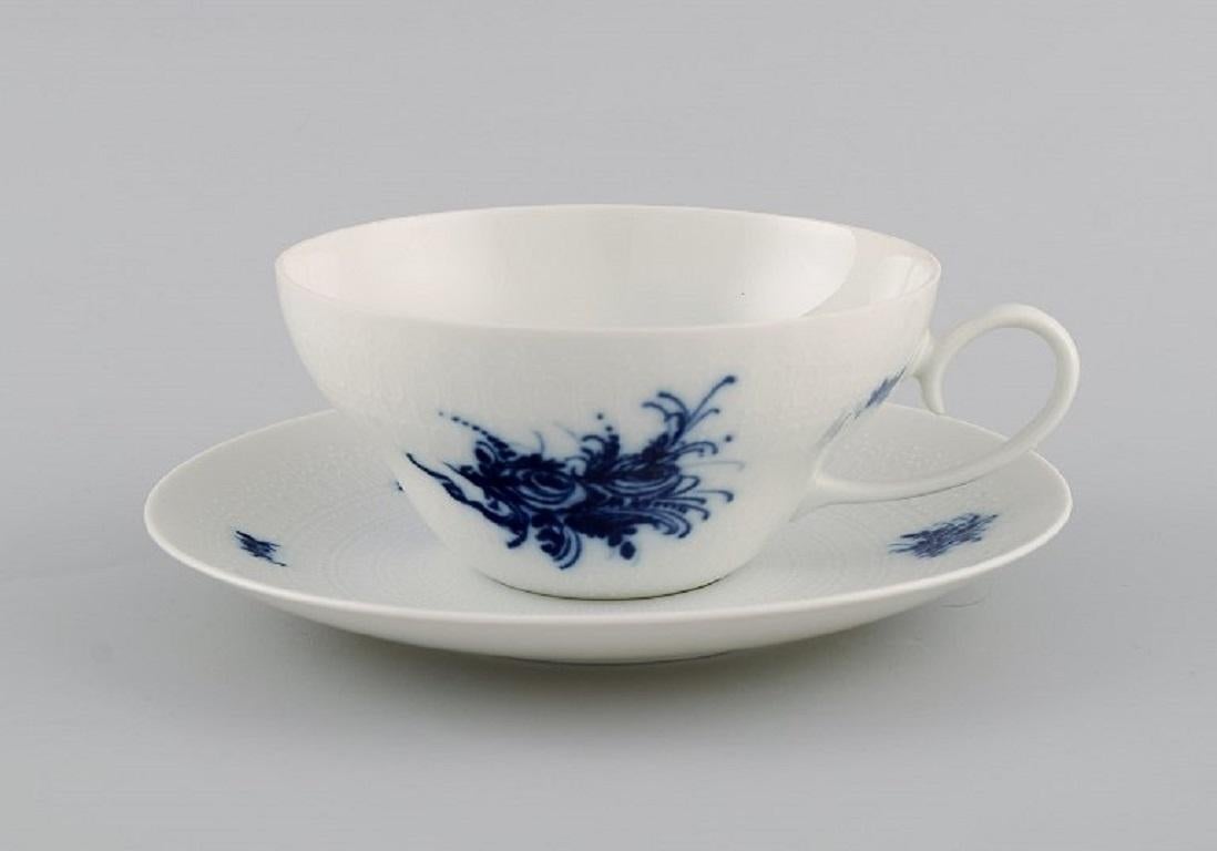 Bjørn Wiinblad for Rosenthal. 11 Romanze blue flower teacups with saucers. 1960s.
The cup measures: 10.7 x 5.5 cm.
Saucer diameter: 15.5 cm.
In excellent condition.
Stamped.