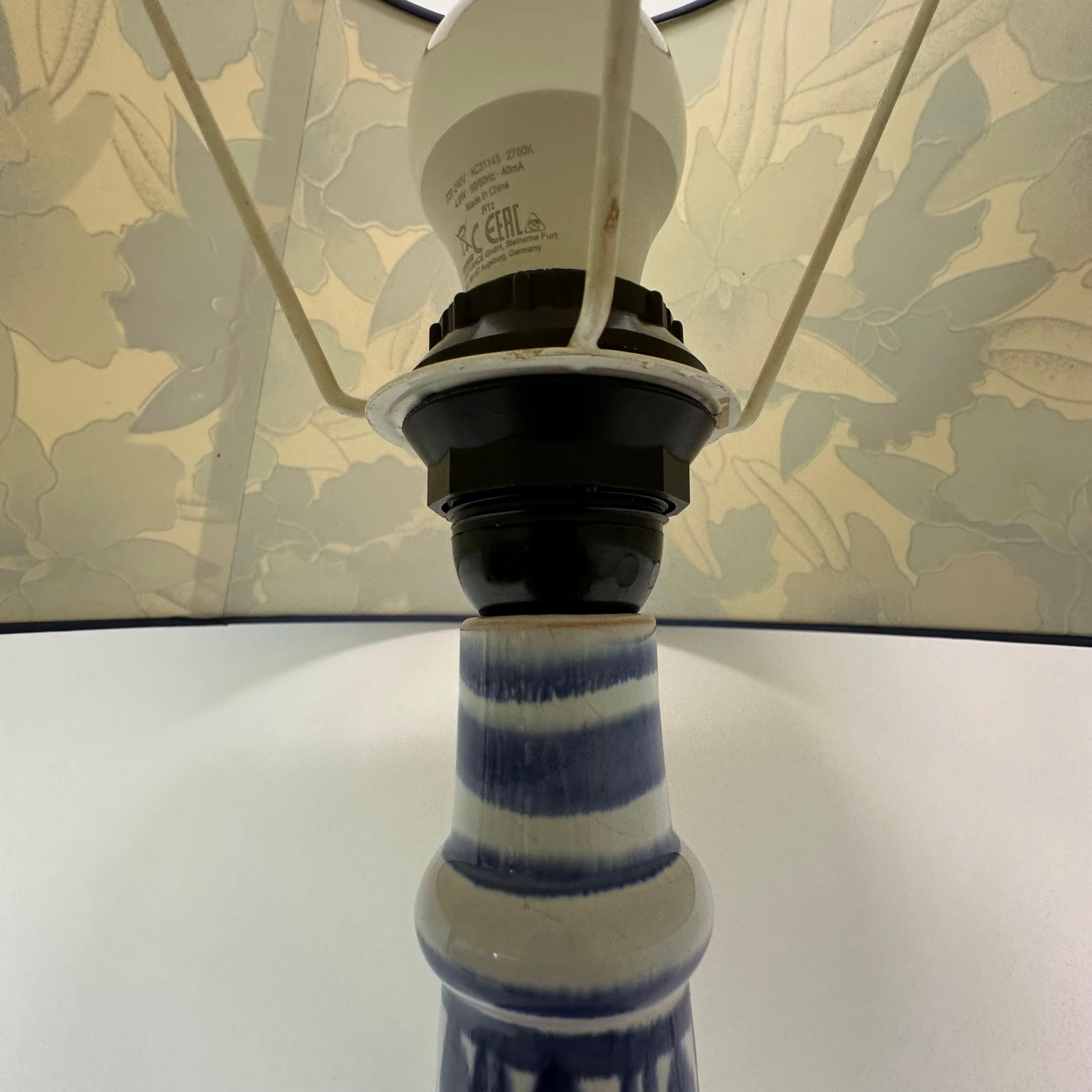 Lampada da terra/da tavolo in ceramica floreale Bjørn Wiinblad per Rosenthal Germania , anni '70 In condizioni buone in vendita a Delft, NL