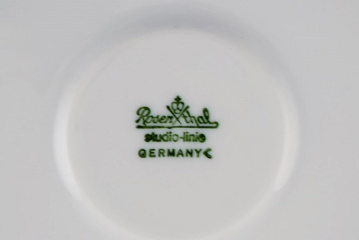 Bjørn Wiinblad for Rosenthal, Lotus Porcelain Service, 9 Teacups with Saucers In Excellent Condition For Sale In Copenhagen, DK