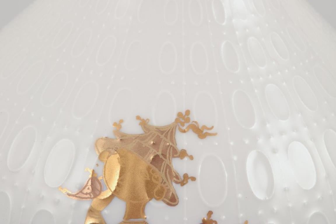 Fine XX secolo Bjørn Wiinblad per Rosenthal. Vaso a collo stretto in porcellana. in vendita
