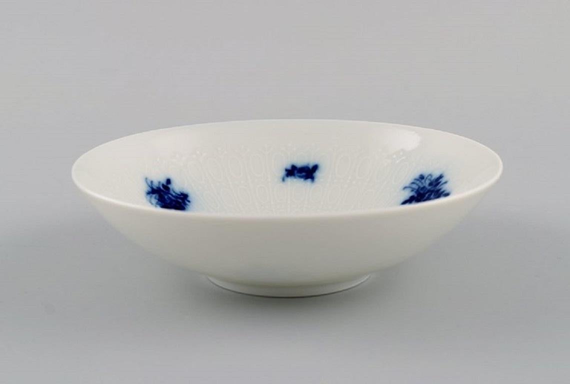 German Bjørn Wiinblad for Rosenthal, Romanze Blue Flower Bowl and Large Dish, 1960s For Sale