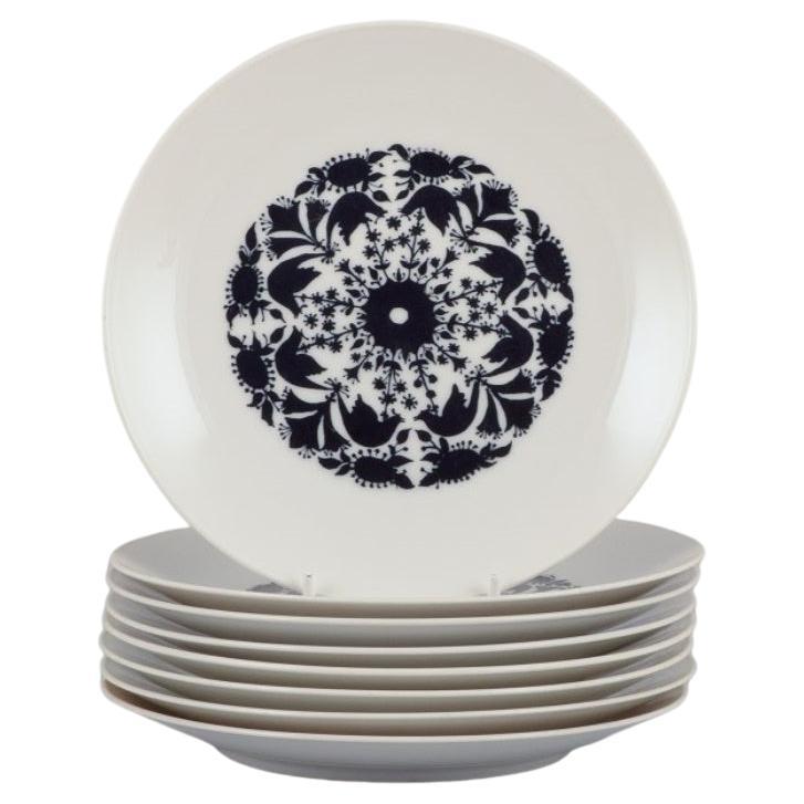 Bjørn Wiinblad for Rosenthal. Set of eight "Berlin Hilton" plates in porcelain. For Sale