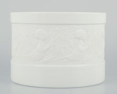 Bjørn Wiinblad for Rosenthal. Studio. Flower pot jar in white porcelain.
