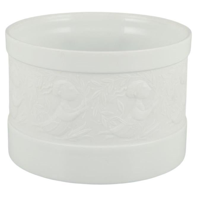Bjørn Wiinblad per Rosenthal. Studio A.  Vaso da fiori in porcellana bianca.