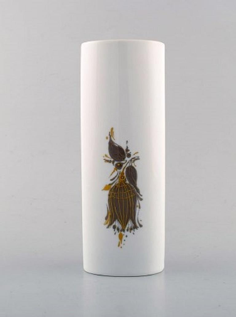 Bjørn Wiinblad for Rosenthal Studio Line. Porcelain vase decorated with woman and flowers, 1980s.
Measures: 21 x 8 cm.
In very good condition.
Stamped.