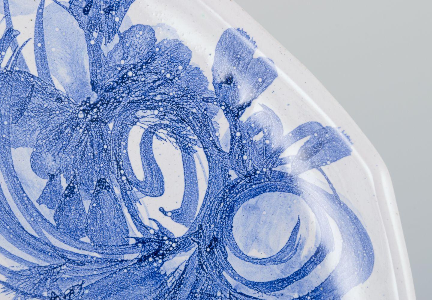 Danois Bjørn Wiinblad pour The Blue House. Plat octogonal/plaque murale en grès. en vente