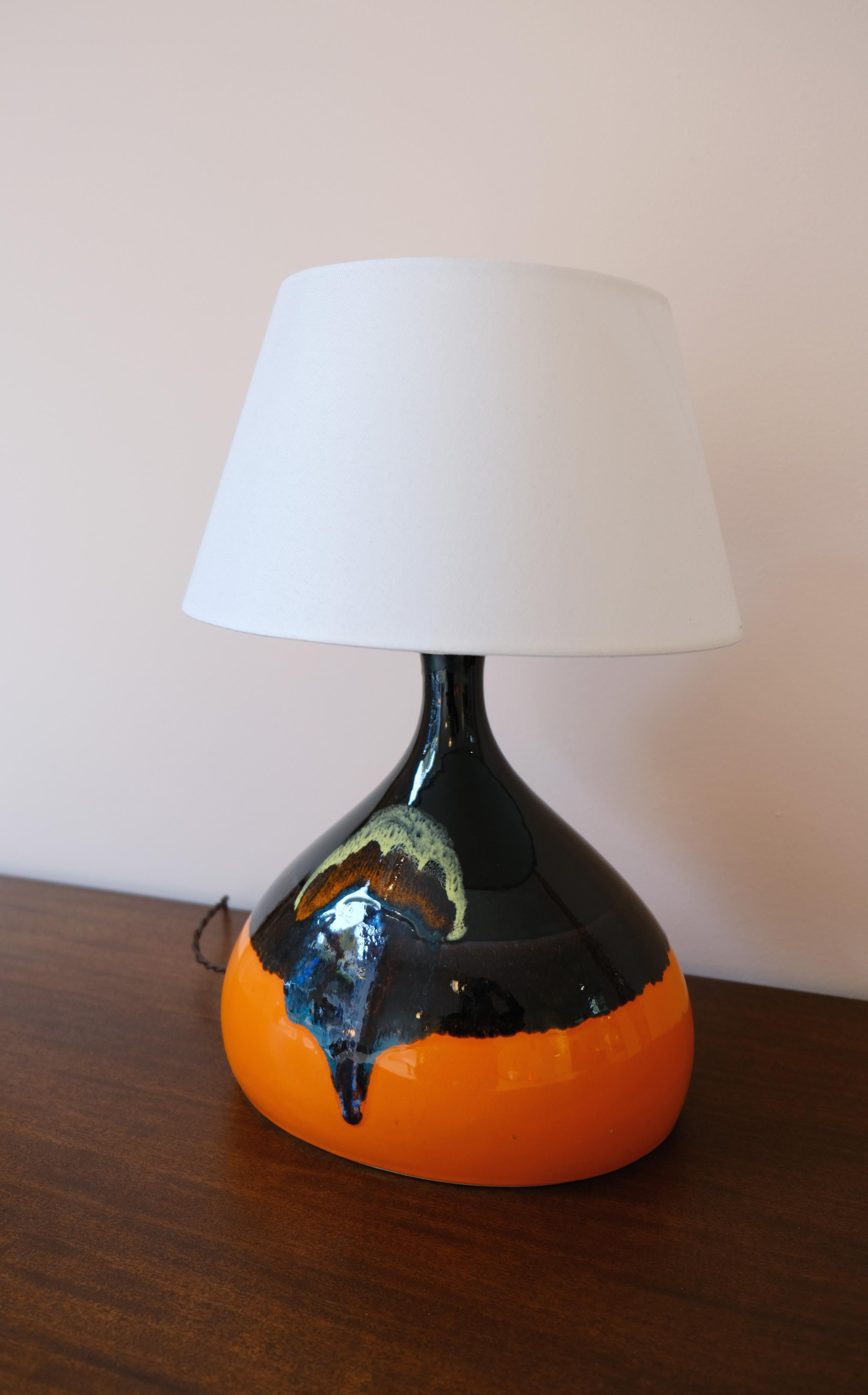 Danish Bjørn Wiinblad glazed Ceramic Table Lamp, manufactured by Rosenthal For Sale