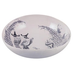 Bjørn Wiinblad. Grand bol en faïence ancienne. Motif d'arlequins et de princesse.