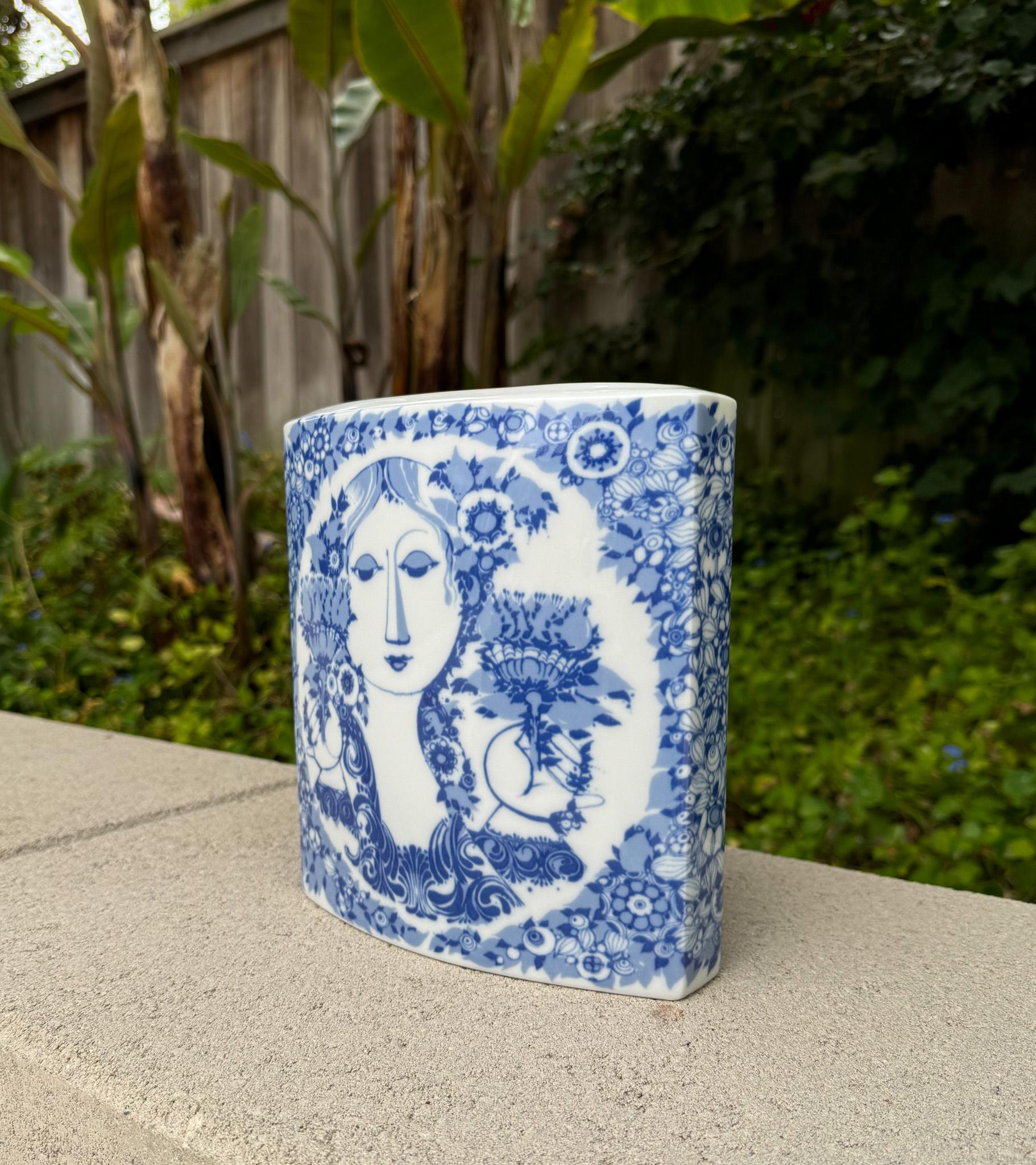 Moderno Bjørn Wiinblad Vaso a cuscino in porcellana per Rosenthal Studio Line, Germania, c.C. 1980 in vendita