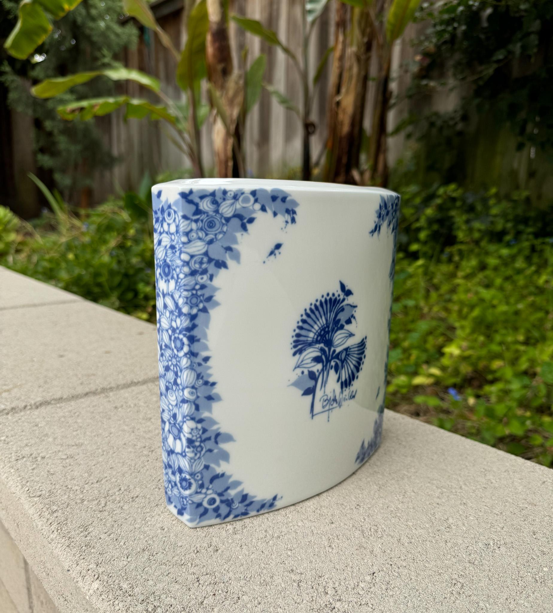 XX secolo Bjørn Wiinblad Vaso a cuscino in porcellana per Rosenthal Studio Line, Germania, c.C. 1980 in vendita