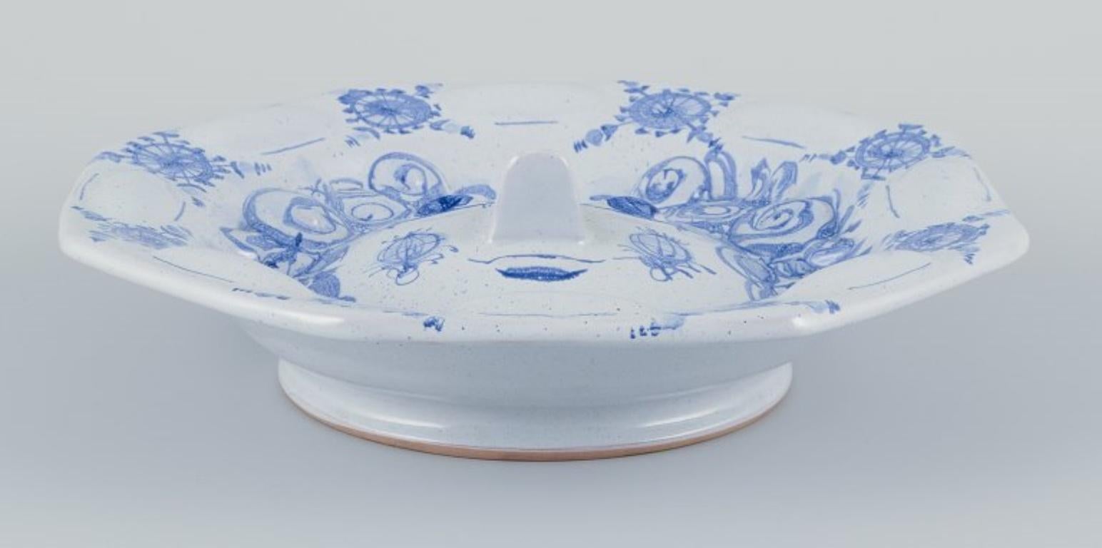 Danish Bjørn Wiinblad, The Blue House. Dish in stoneware with a motif of woman's face.