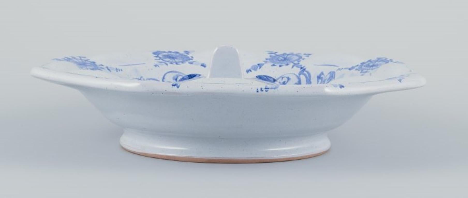 Glazed Bjørn Wiinblad, The Blue House. Dish in stoneware with a motif of woman's face.