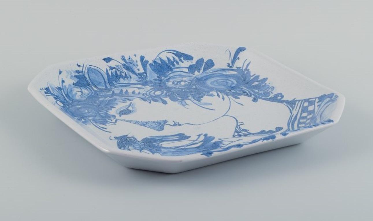 Bjørn Wiinblad, the Blue House, Square Bowl with Motif of Woman and Bird In Excellent Condition For Sale In Copenhagen, DK
