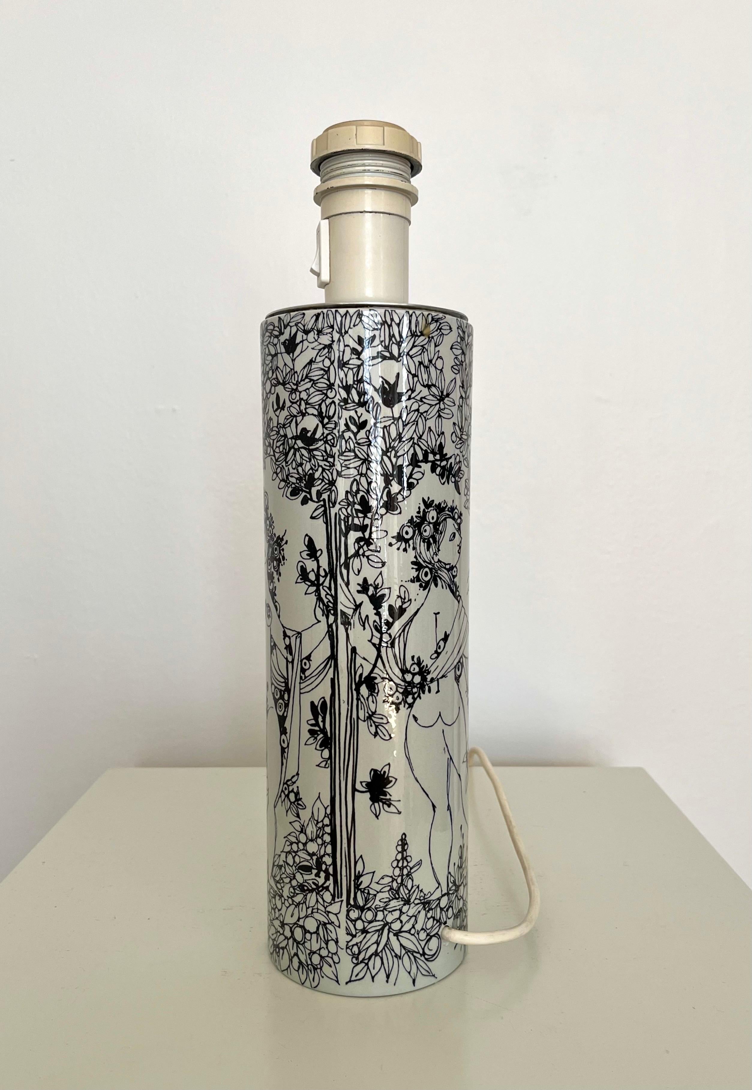 Bjørn Wiinblad ‘Three Graces’ Table Lamp for Nymølle, Denmark, 1960s/1970s In Good Condition For Sale In Frederiksberg C, DK