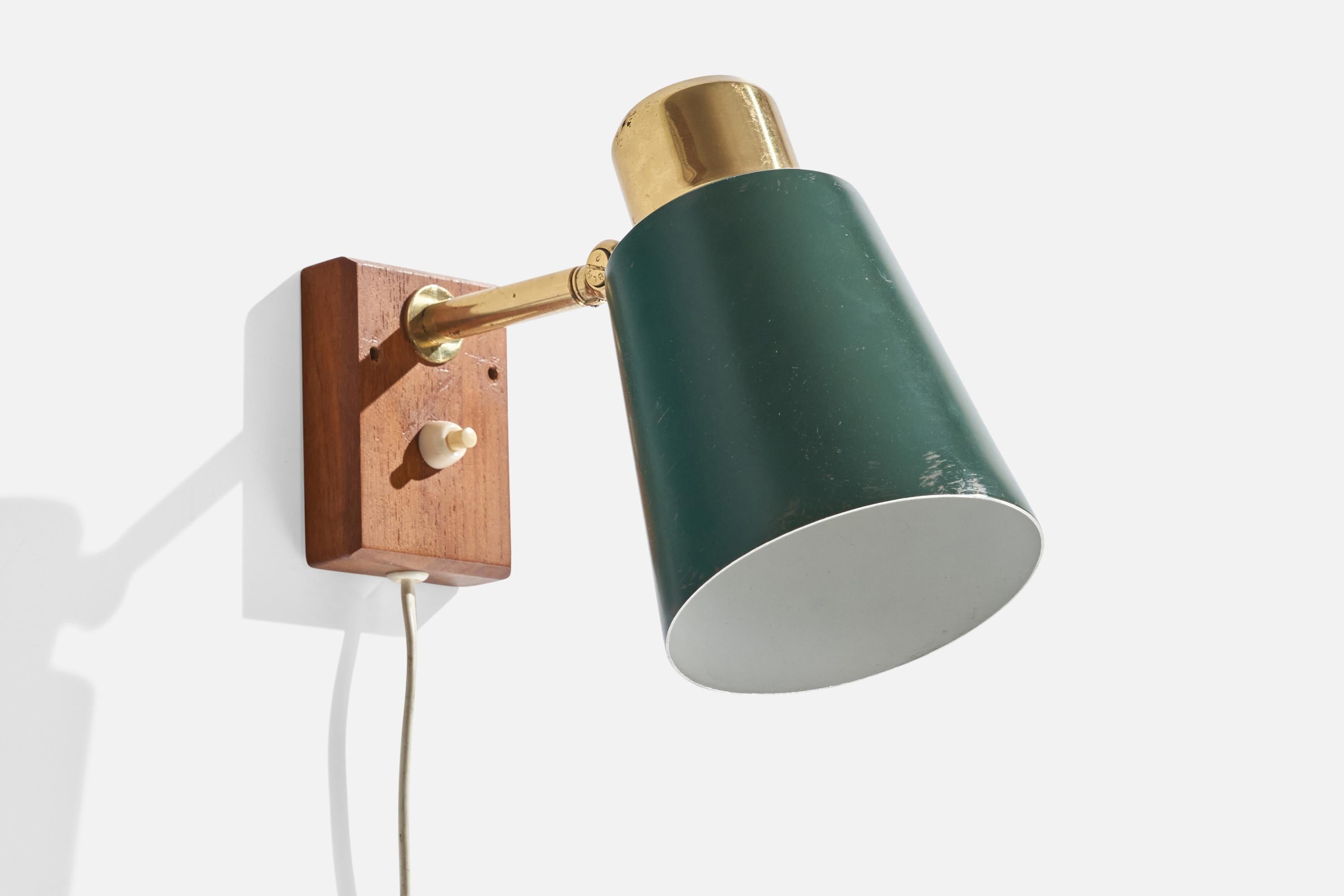 Un'applique regolabile in teak, ottone e metallo laccato verde prodotta da BJS Skellefteå, Svezia, anni '50 circa.

Dimensioni complessive (pollici): 11,25