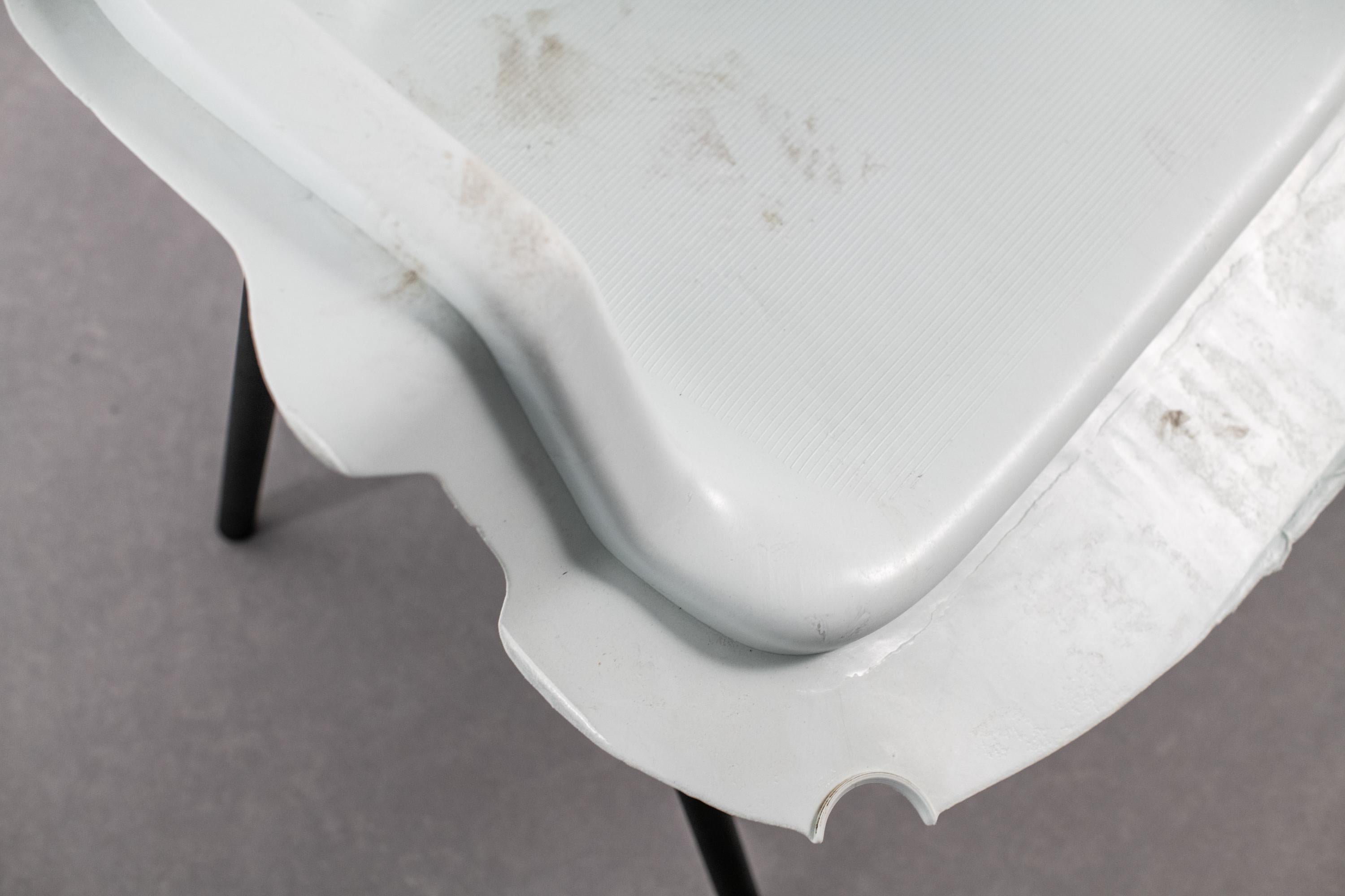 BL02 Sillón - Coleccionable contemporáneo único de plástico reciclado blanco en Nuevo estado para la venta en Barcelona, ES