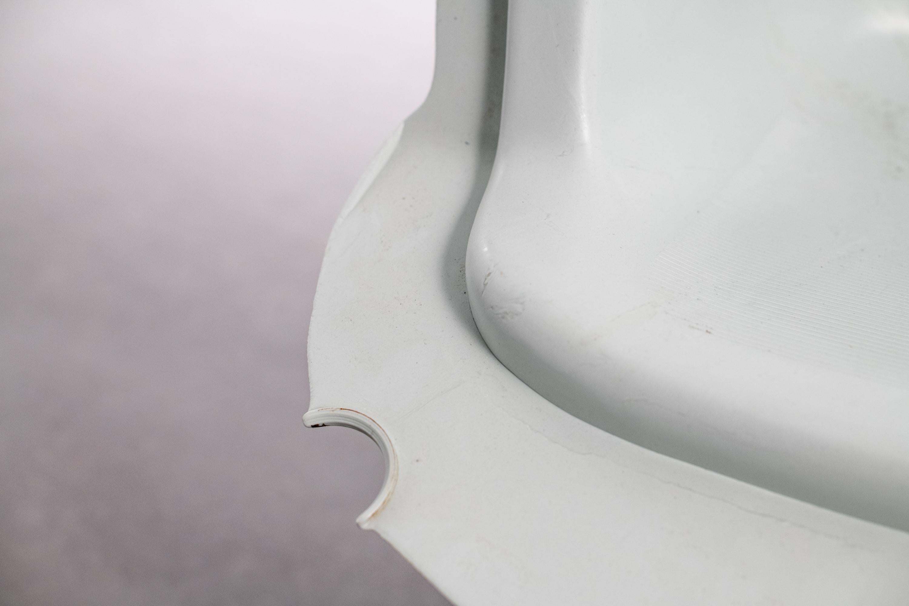 BL02 Sillón - Coleccionable contemporáneo único de plástico reciclado blanco en venta 1