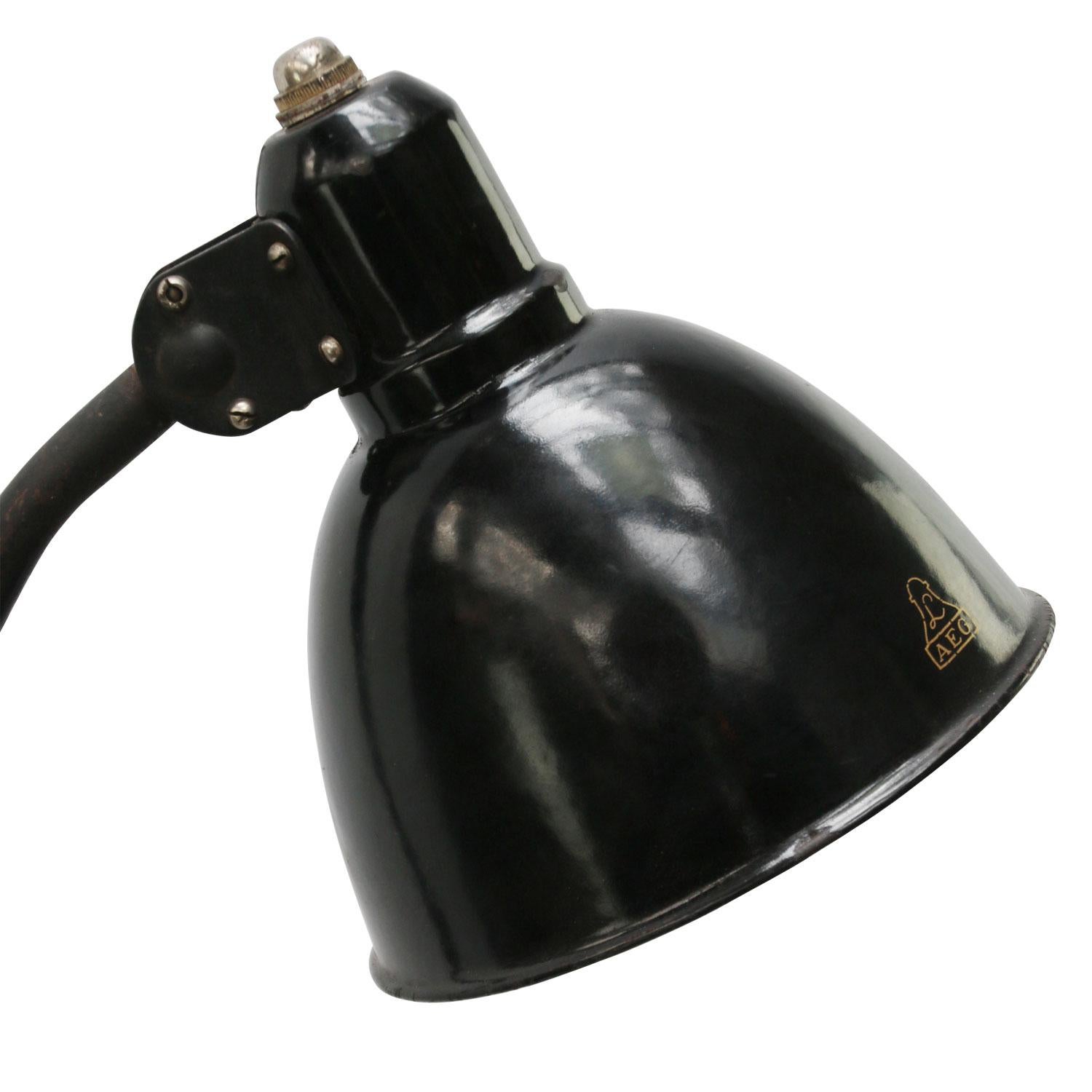 Industrial Black 2-Arm Metal Machinist Work Desk Light Peter Behrens AEG, 1920s