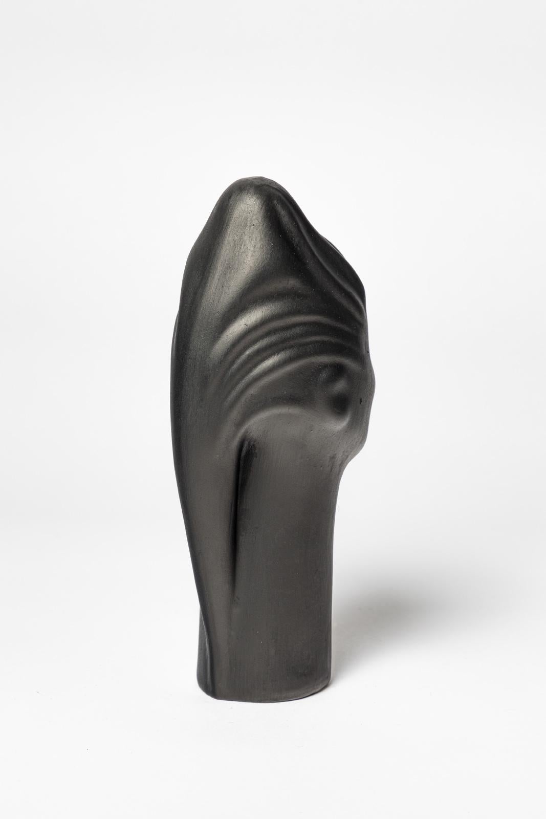 escultura figurativa en cerámica negra de diseño del siglo xx visage de Le Vaucour 1950 en Bueno estado para la venta en Neuilly-en- sancerre, FR