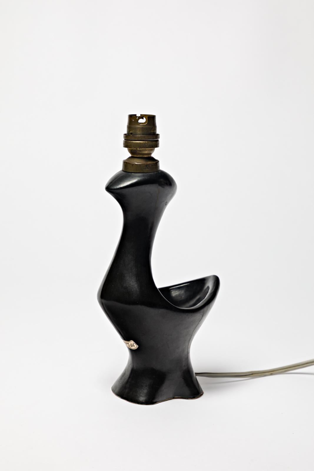 lámpara de sobremesa de cerámica negra de diseño animal del siglo xx de CAB Bordeaux 1950 francés Francés en venta