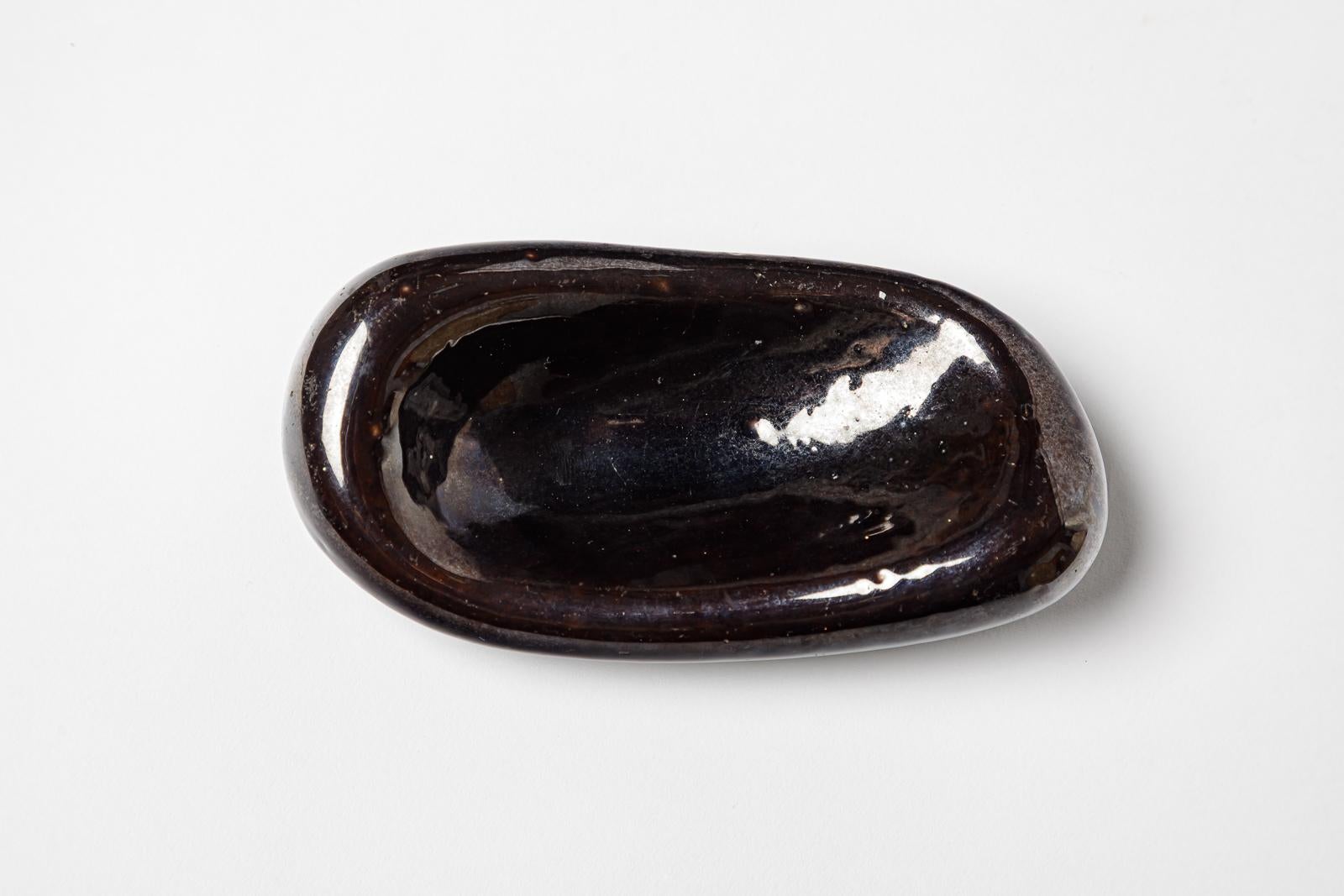 Céramique Plat ou vide poche en céramique noire design du 20ème siècle par Guy-Roland Marcy 1950 en vente