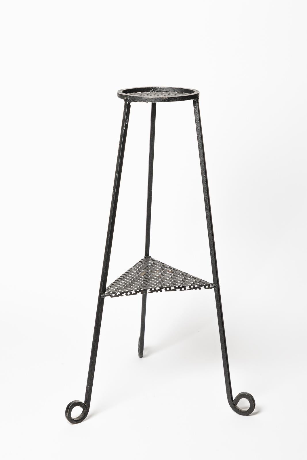 Francese Piedistallo o portapiante in metallo nero di design del XX secolo att. a Mategot Mathieu in vendita